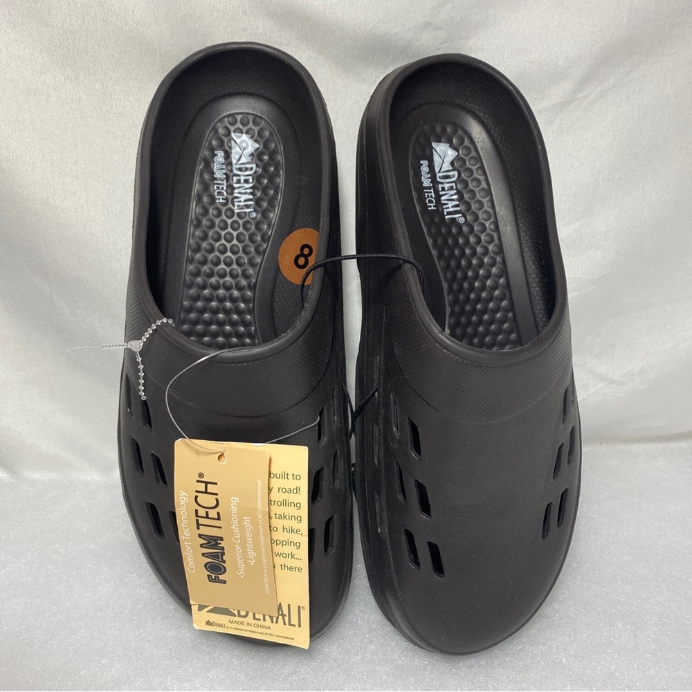 BRAND NEW) MEN'S DENALI FOAM TECH CLOGS EVA SIZE 8 Dark gray COLOR NWT.